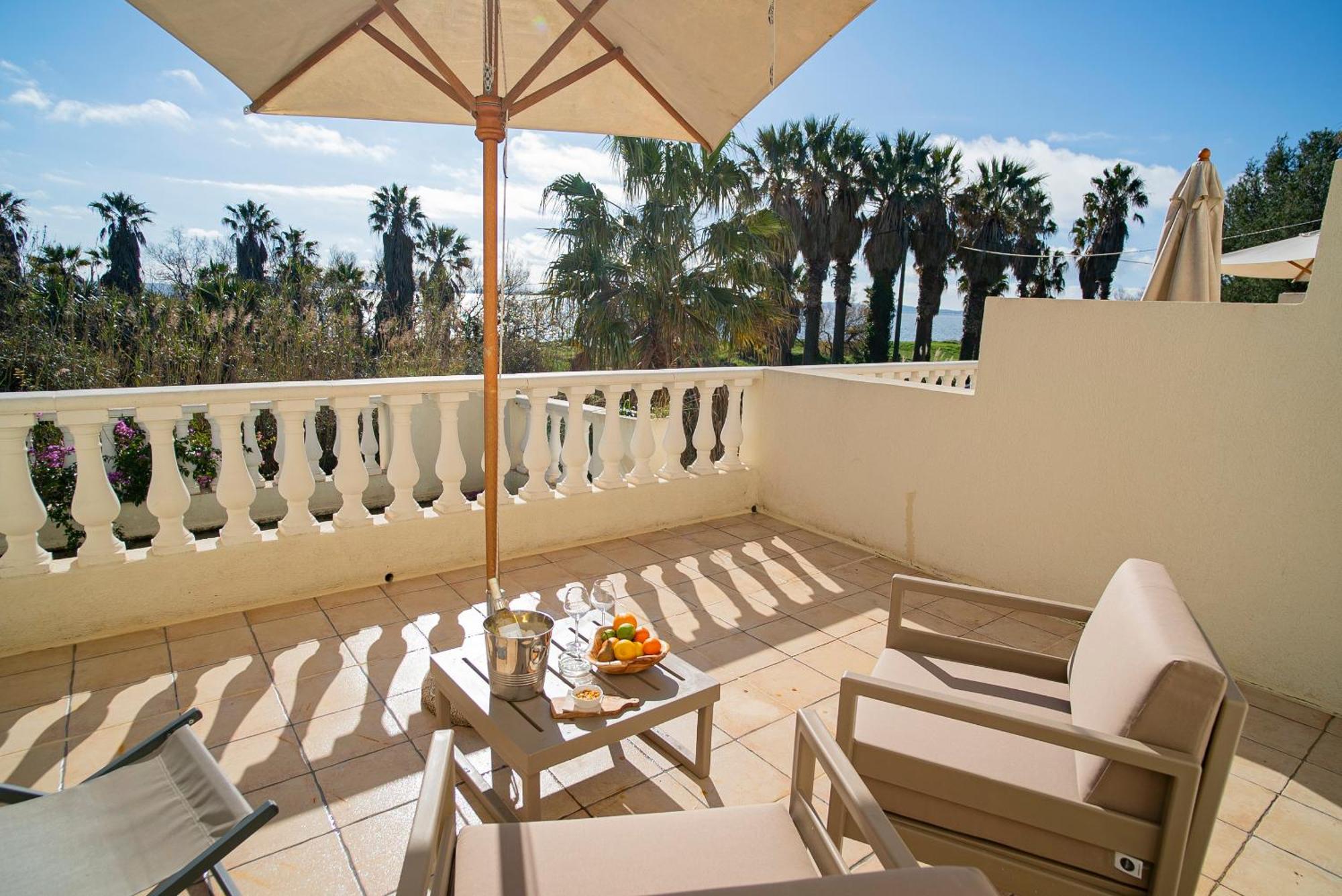 Hotel De La Mer อิแยร์ ภายนอก รูปภาพ